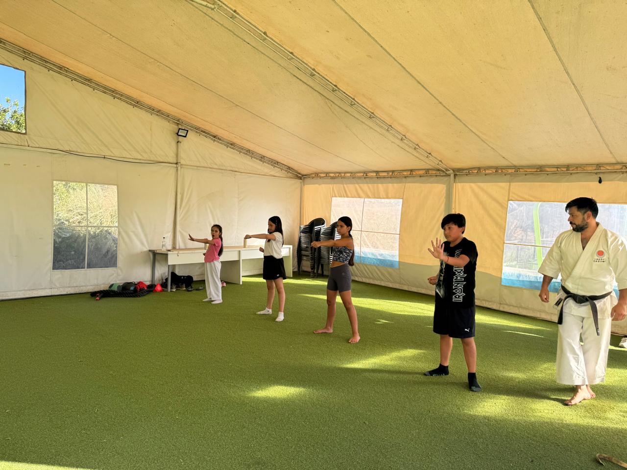 Práctica de Katas y técnicas de Karate Shotokan en Peñablanca